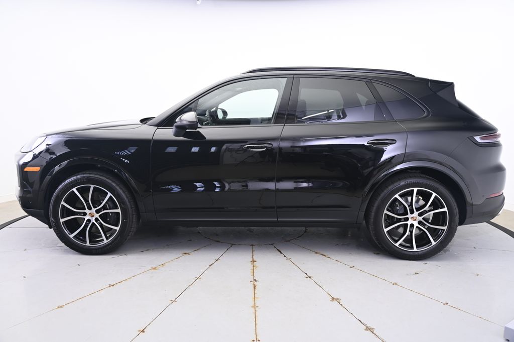 Thumbnail: 2025 Porsche Cayenne - 2