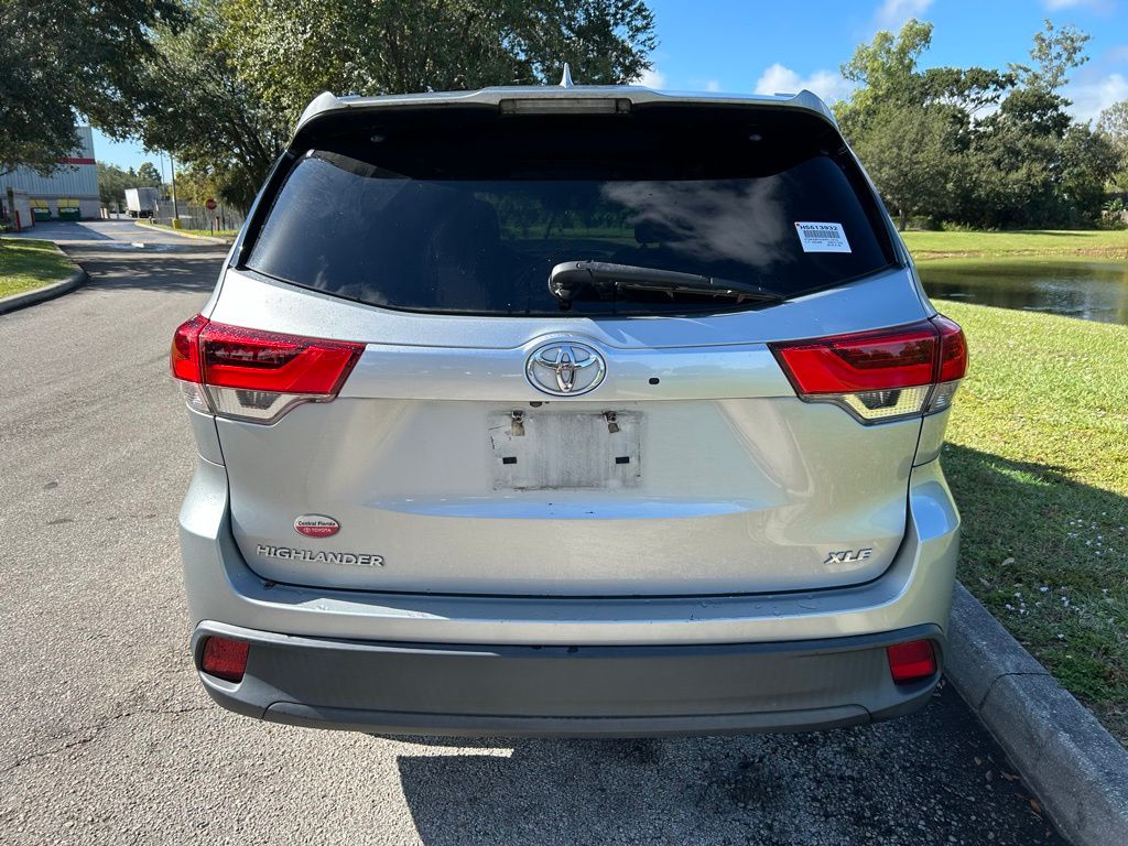 Thumbnail: 2017 Toyota Highlander - 4