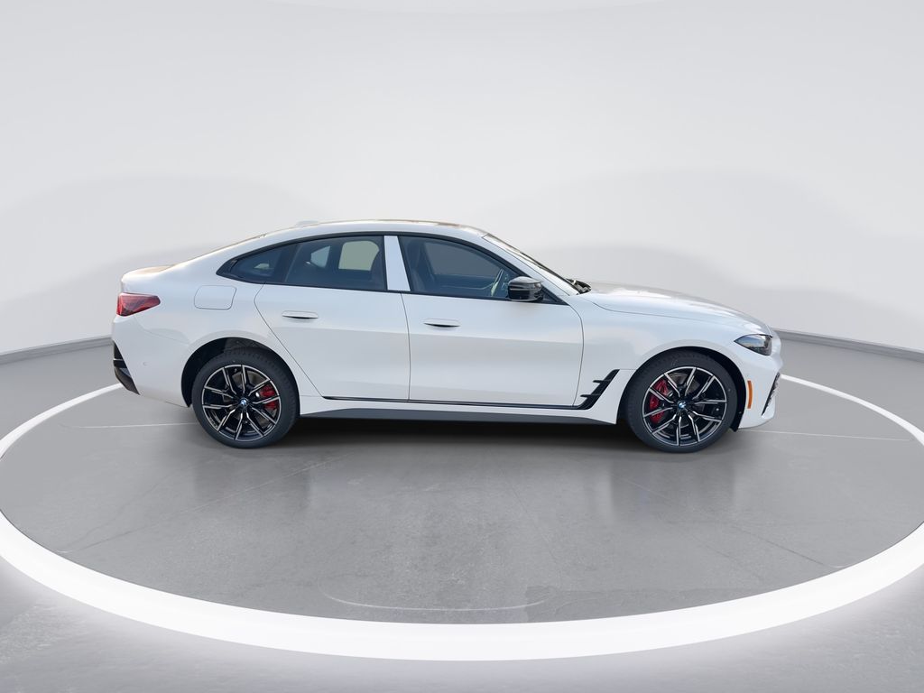 Thumbnail: 2026 BMW i4 - 9