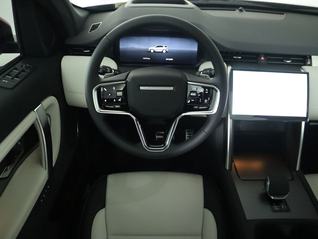 Thumbnail: 2025 Land Rover Discovery Sport - 11
