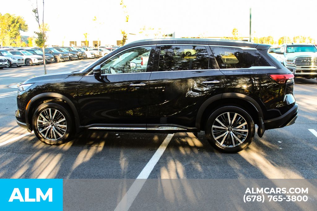 Used 2023 Black INFINITI Sensory image 7