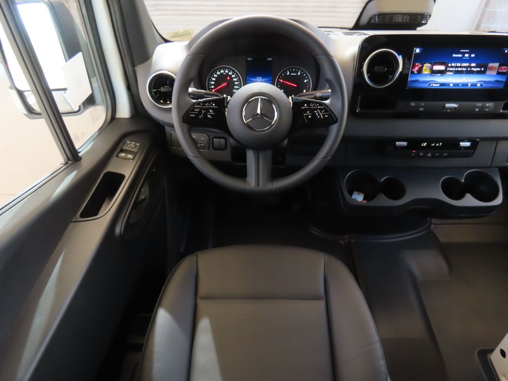 Thumbnail: 2026 Mercedes-Benz Sprinter - 10
