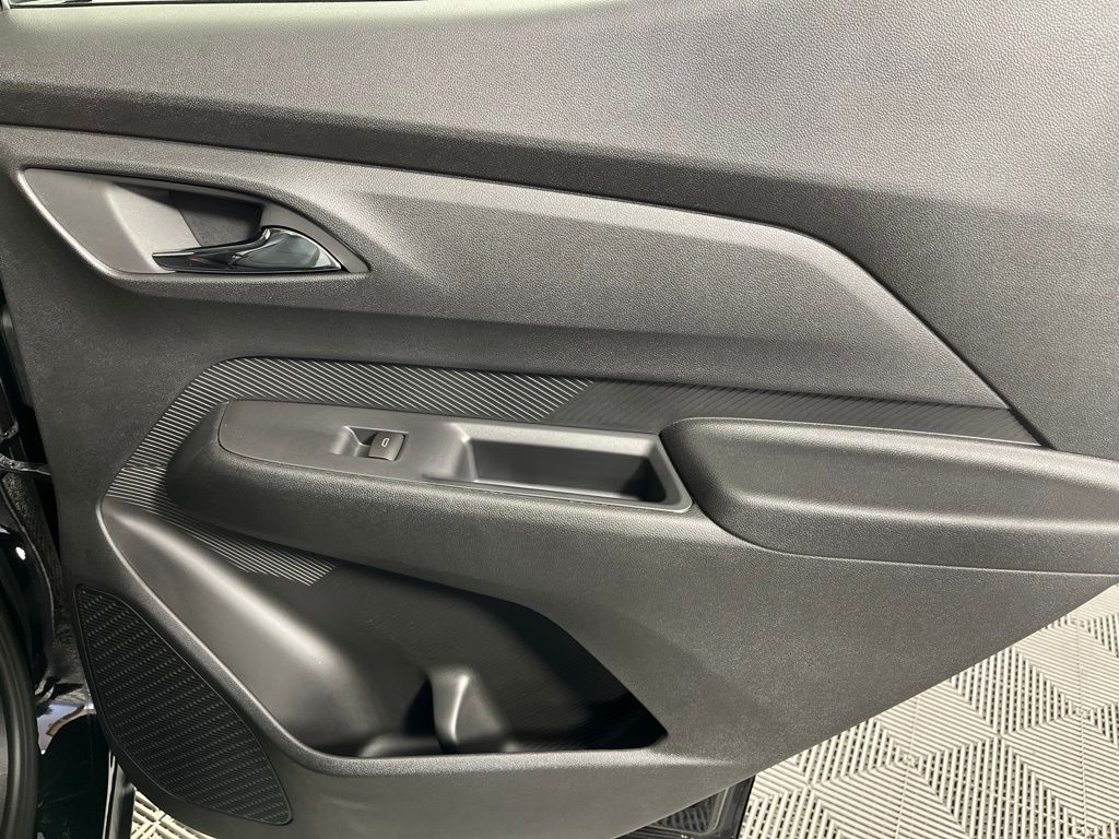 Thumbnail: 2027 Chevrolet Bolt EV - 23