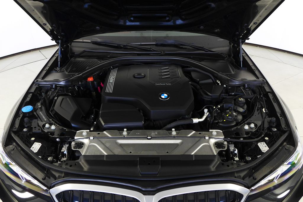 Thumbnail: 2024 BMW 3 Series - 6