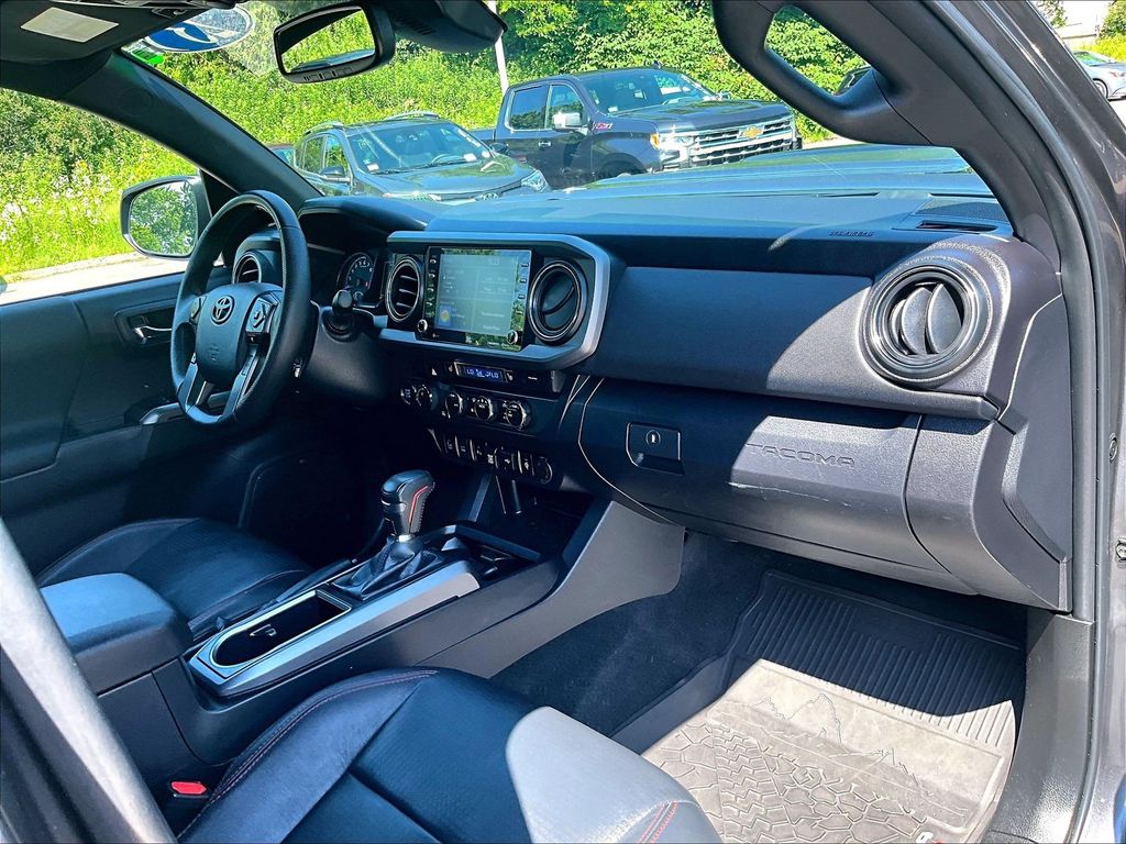 2023 Toyota Tacoma — photo 14