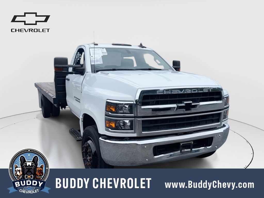 Summit White 2021 Chevrolet Silverado 4500HD Pickup Truck Front-Wheel Drive 6-Speed Automatic