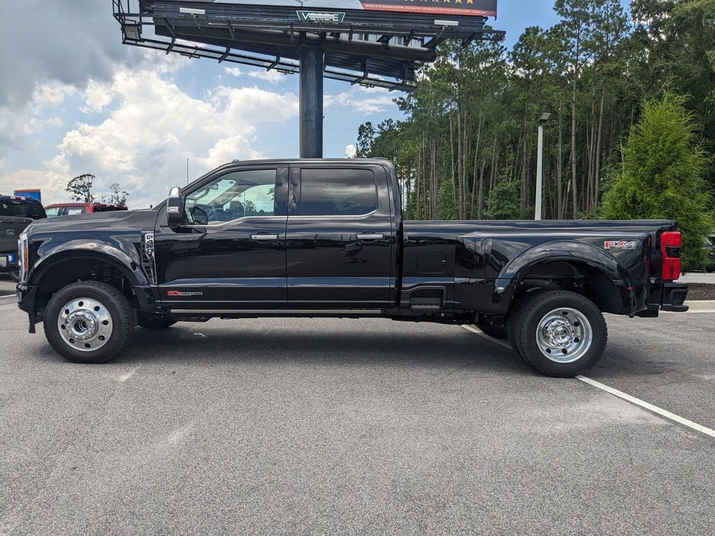 2025 Ford F-450 Super Duty Platinum