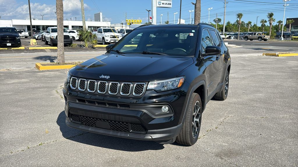 2024 Jeep Compass Latitude 4X4's photo