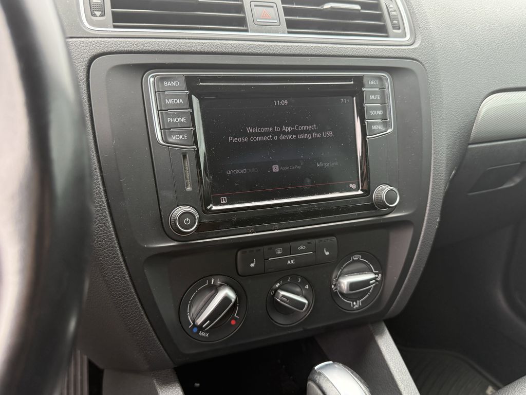 2017 Volkswagen Jetta 1.4T SE Black at Autostrade