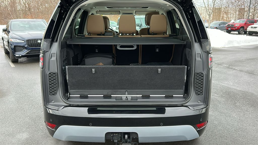 used 2025 Land Rover Discovery car, priced at $66,945
