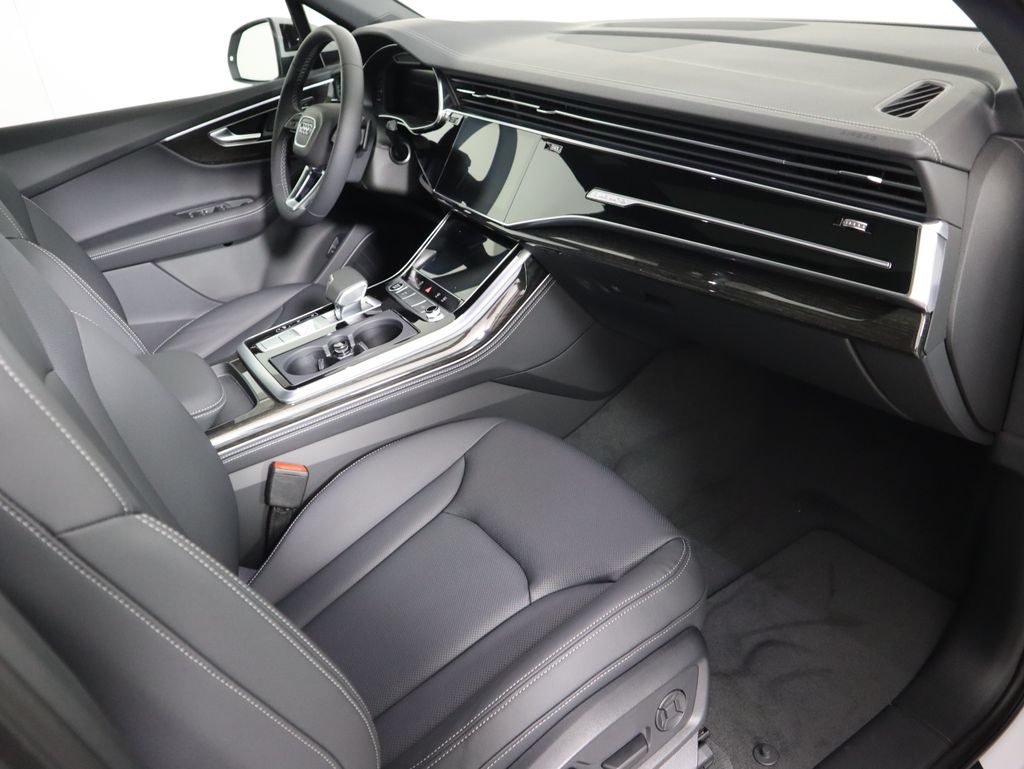 Thumbnail: 2026 Audi Q7 - 18