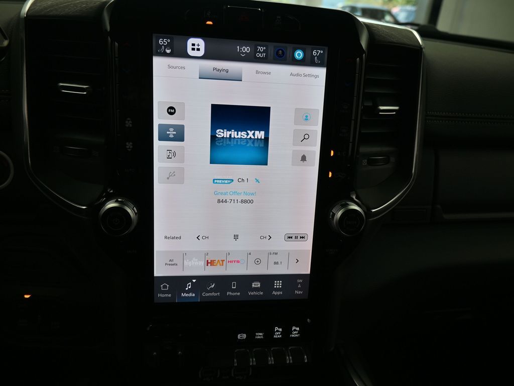 New 2026 Diamond Black Crystal Pearlcoat Ram Laramie image 25