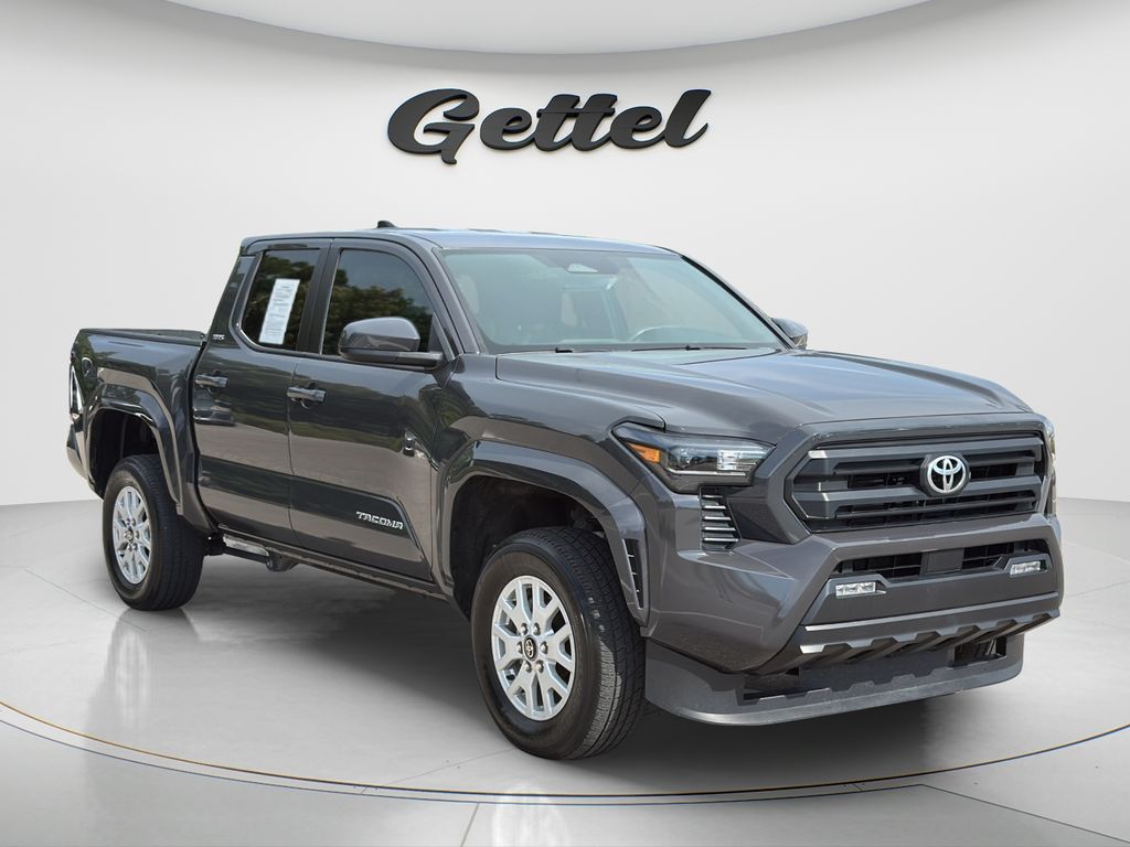 Certified Used 2024  Toyota SR5 image 3