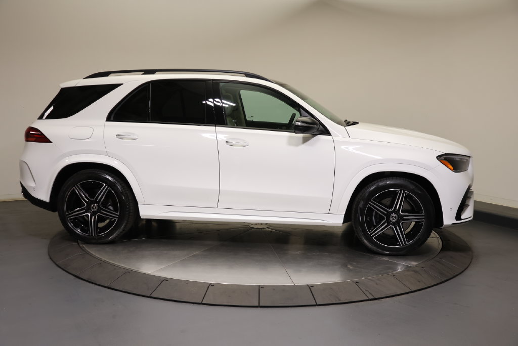 Thumbnail: 2026 Mercedes-Benz GLE - 8