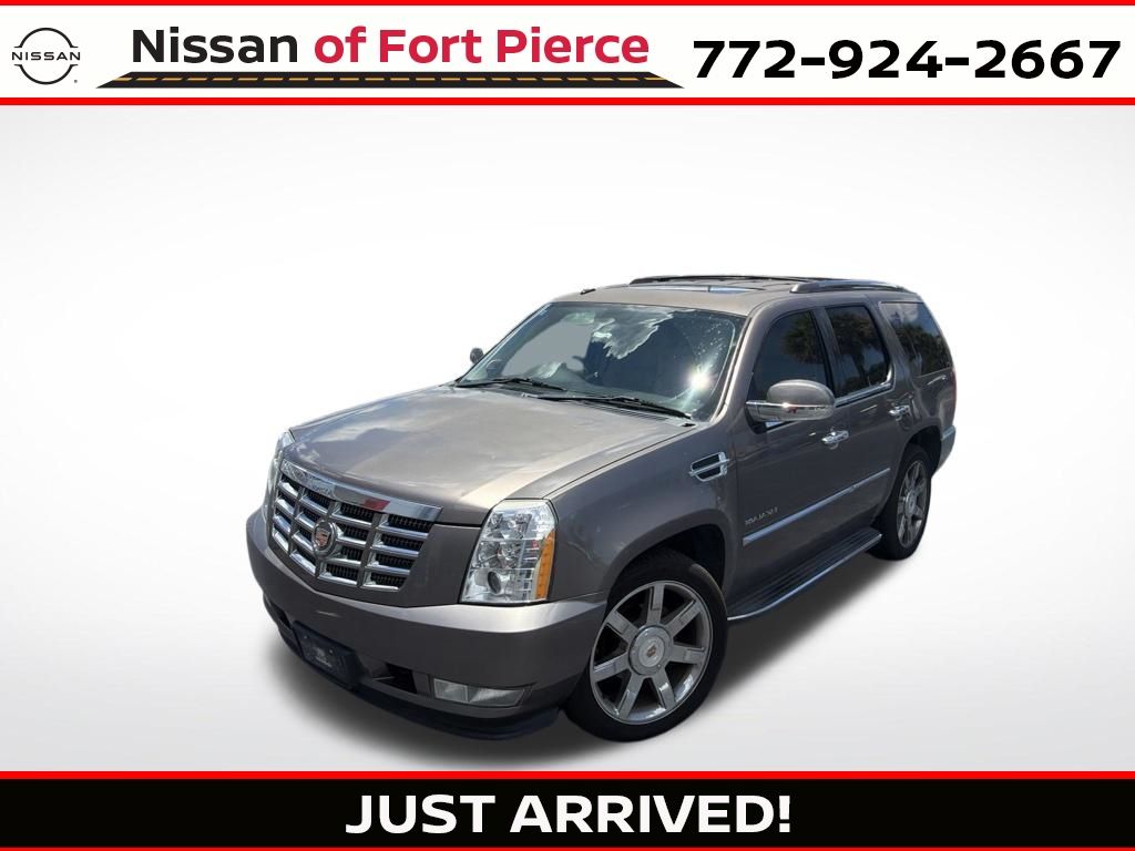 Gray (Mocha Steel Metallic) 2013 Cadillac Escalade SUV / Crossover Rear-Wheel Drive 6-Speed Automatic Overdrive