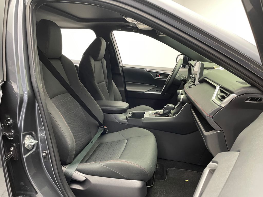 2023 Toyota RAV4 Prime SE 18