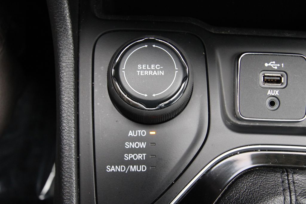 Used 2020 Jeep Cherokee SUV