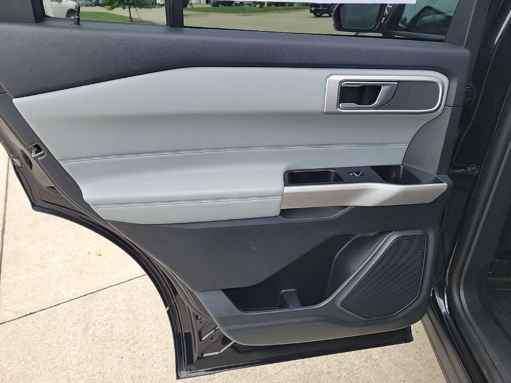 Used 2024 Ford Explorer SUV