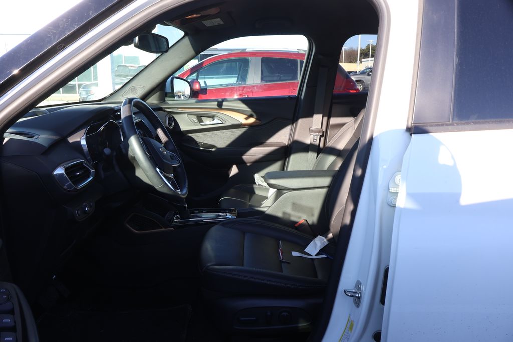 Thumbnail: 2023 Chevrolet TrailBlazer - 10