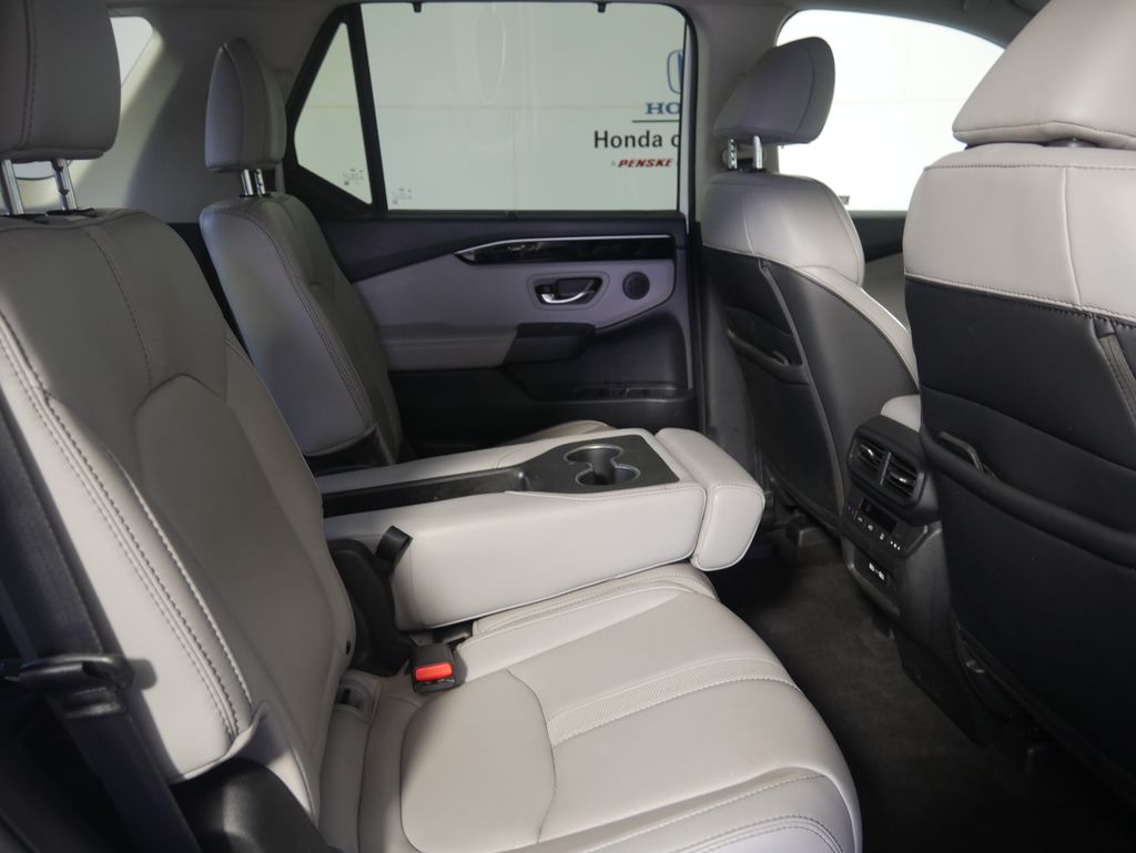 Thumbnail: 2023 Honda Pilot - 8