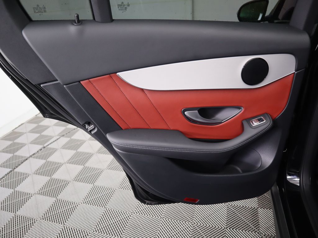 Thumbnail: 2022 Mercedes-Benz GLC - 26