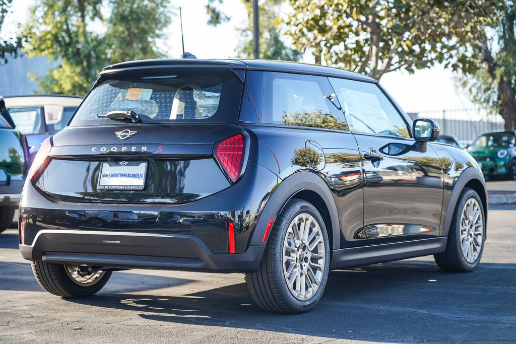 2025 MINI Cooper S  8