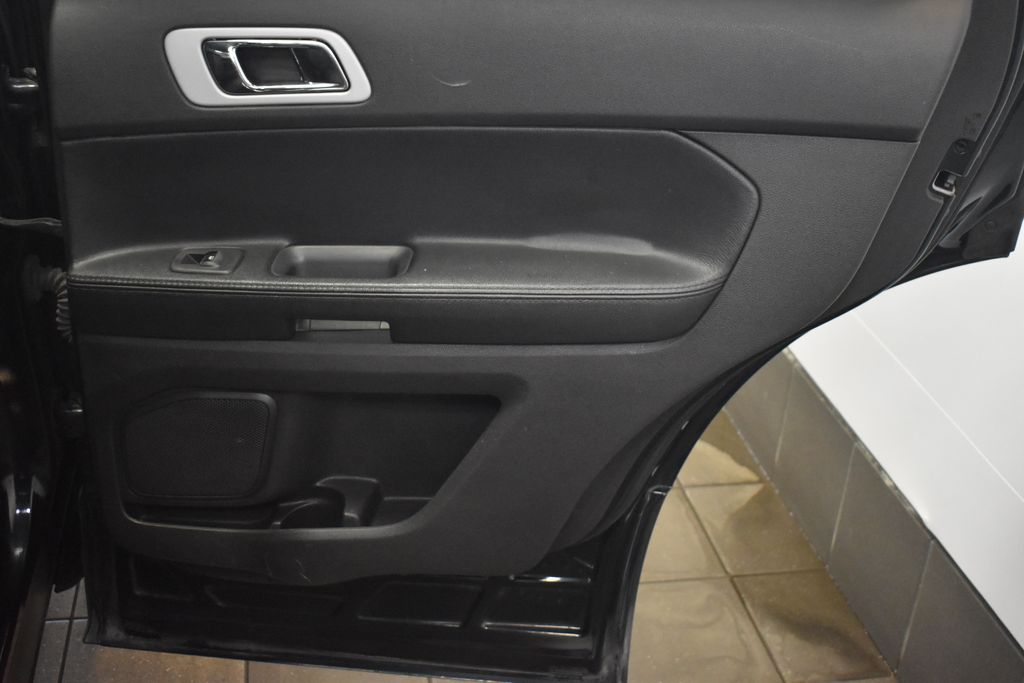 Thumbnail: 2014 Ford Explorer - 30