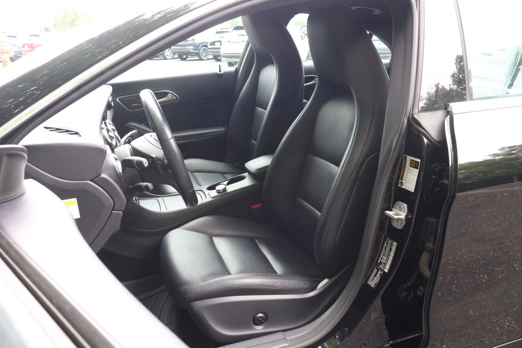 Thumbnail: 2014 Mercedes-Benz CLA - 24