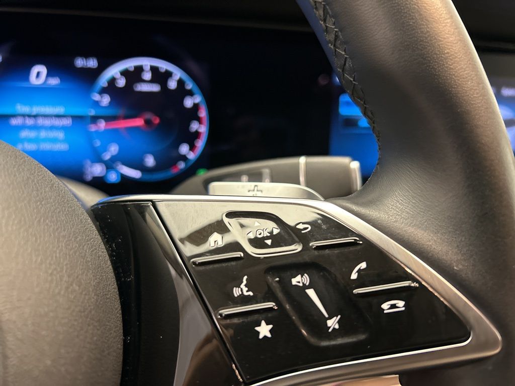 Thumbnail: 2022 Mercedes-Benz E-Class - 15