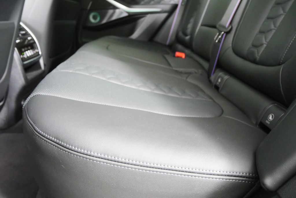 Thumbnail: 2026 BMW X5 - 15