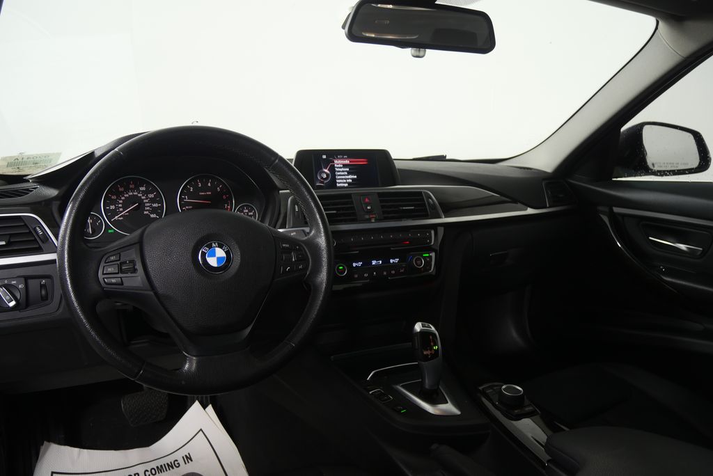 Thumbnail: 2017 BMW 3 Series - 14