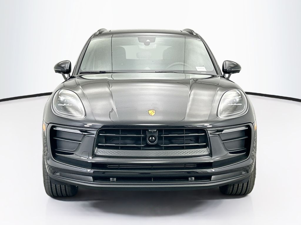 Thumbnail: 2026 Porsche Macan - 10