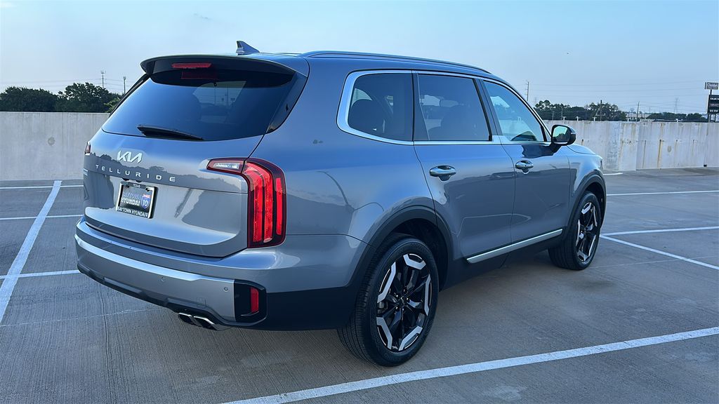 2025 Kia Telluride S Silver at Legacy Ford