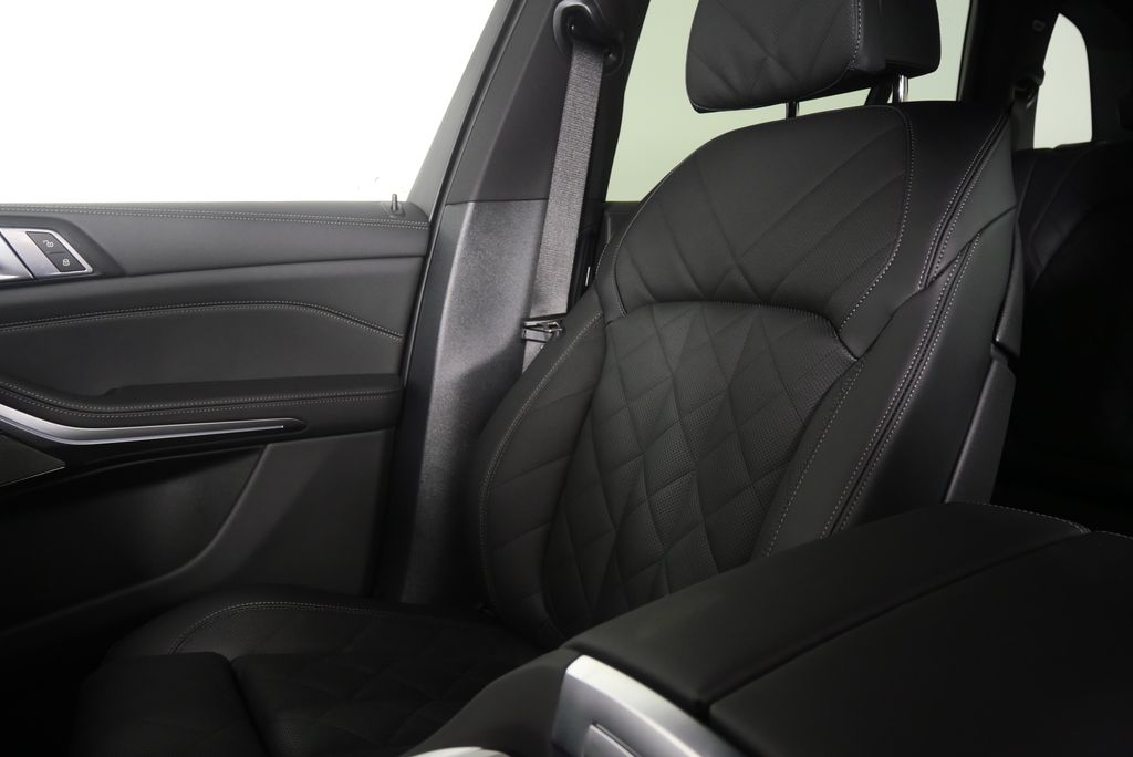 Thumbnail: 2026 BMW X5 - 22