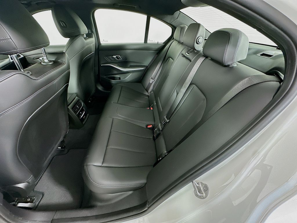 Thumbnail: 2026 BMW 3 Series - 17