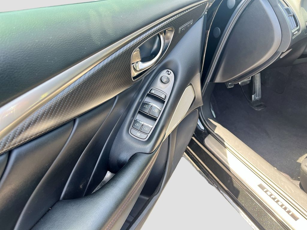 Used 2022 Black INFINITI Red Sport 400 image 18