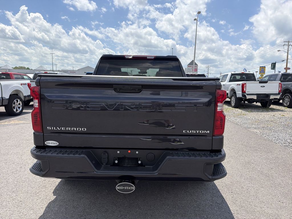 View vehicle photo 5