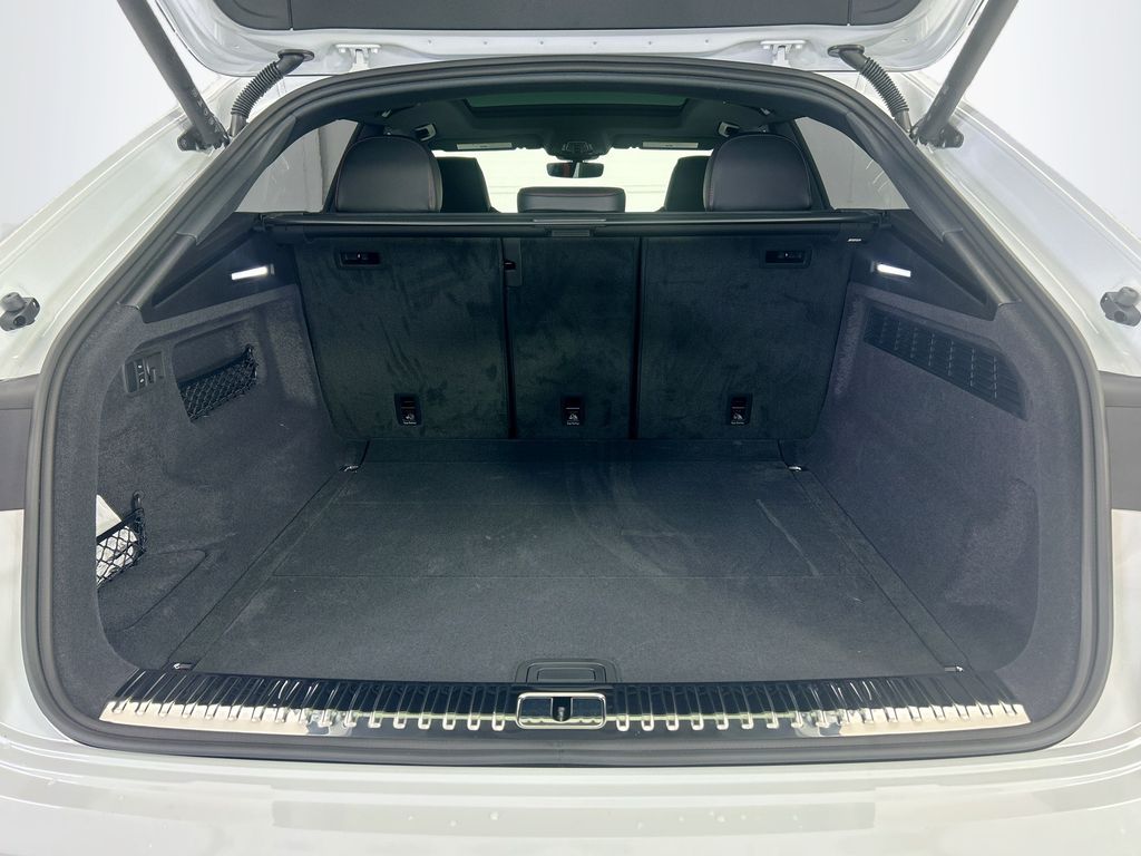 Thumbnail: 2026 Audi Q8 - 27