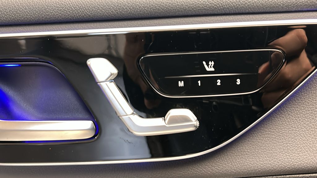 2025 Mercedes-Benz GLC 300 22