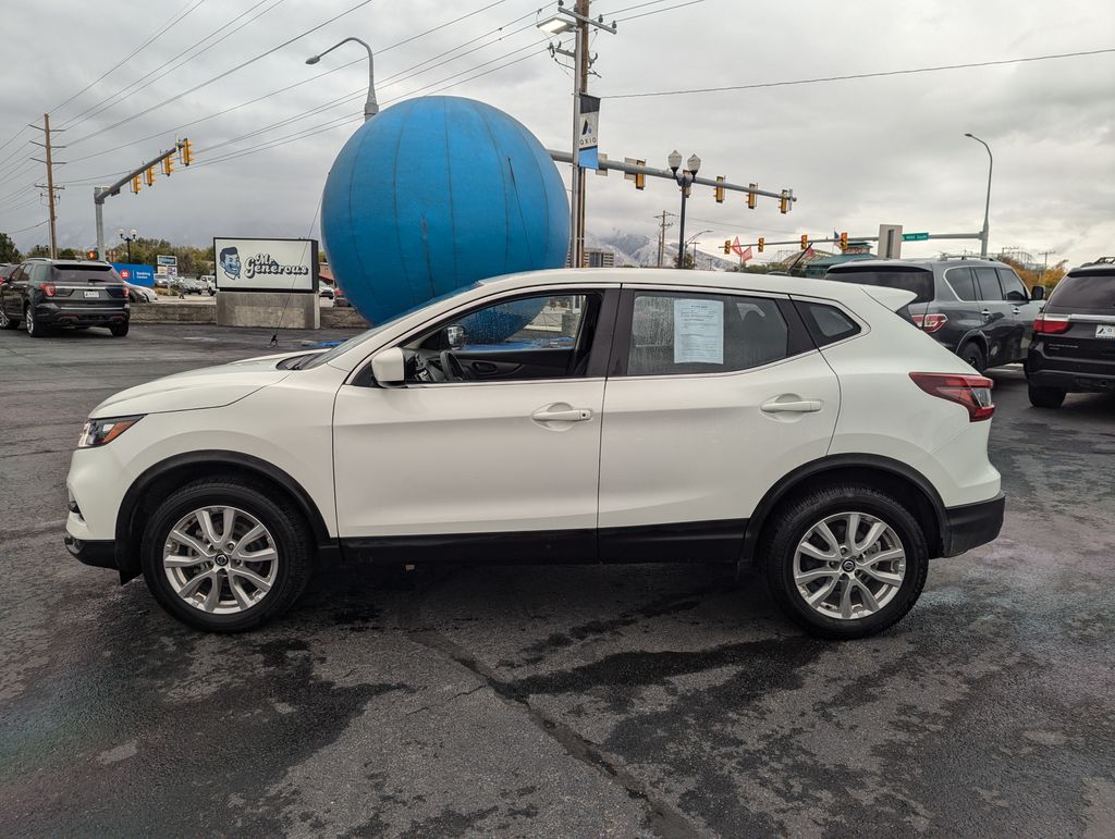 2022 Nissan Rogue Sport S 8