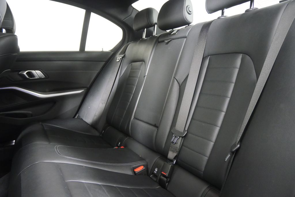 Thumbnail: 2019 BMW 3 Series - 15