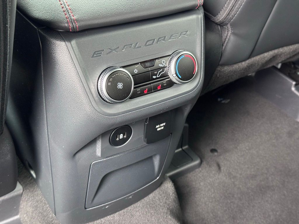 FordExplorer27