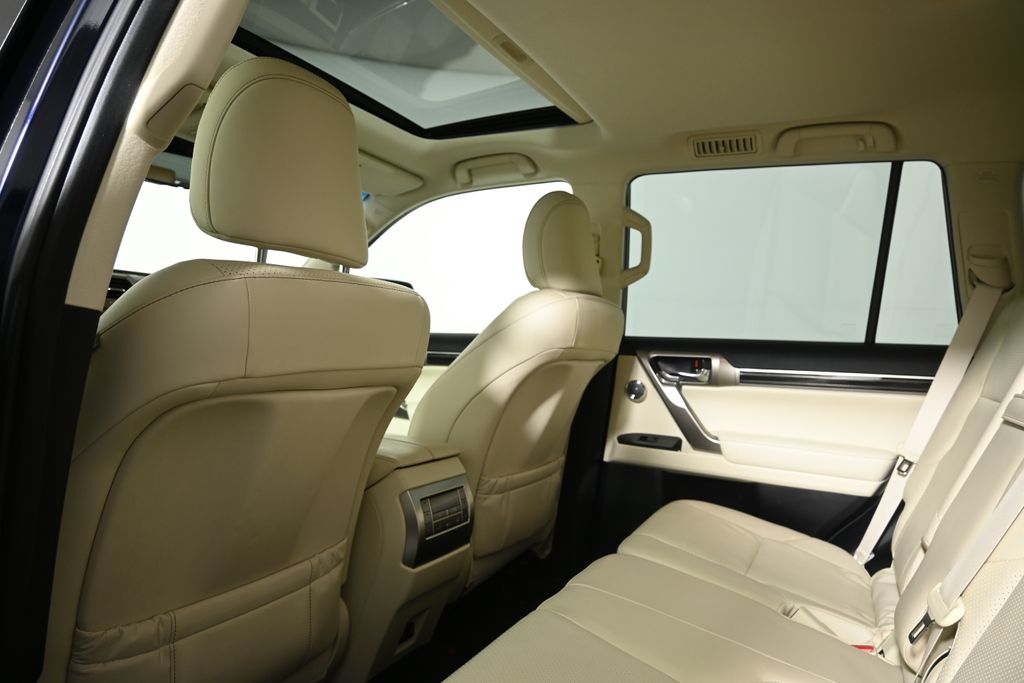 Thumbnail: 2020 Lexus GX - 32