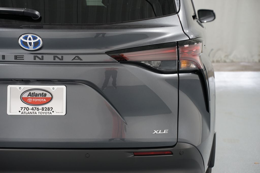 Thumbnail: 2025 Toyota Sienna - 10