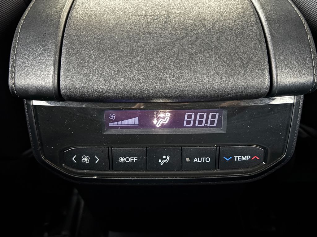 Thumbnail: 2022 Toyota Highlander - 19