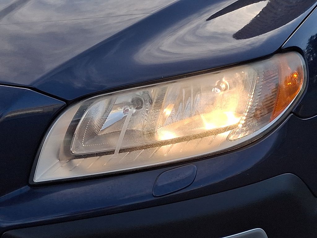 Thumbnail: 2012 Volvo XC70 - 9