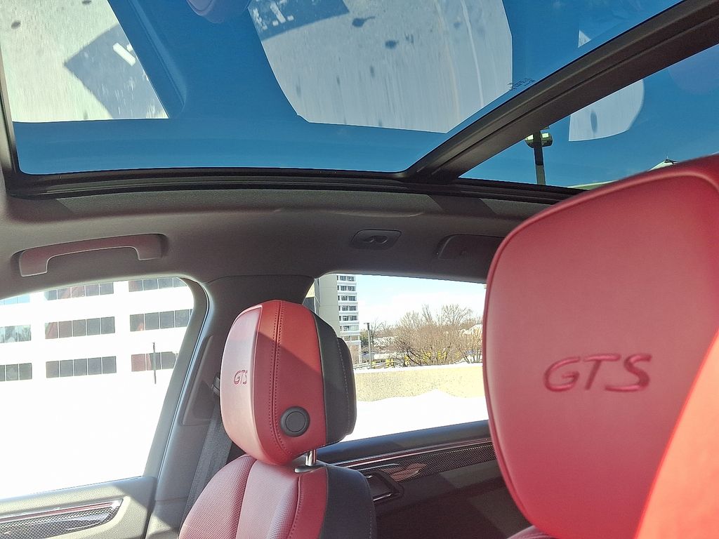 Thumbnail: 2026 Porsche Macan - 16