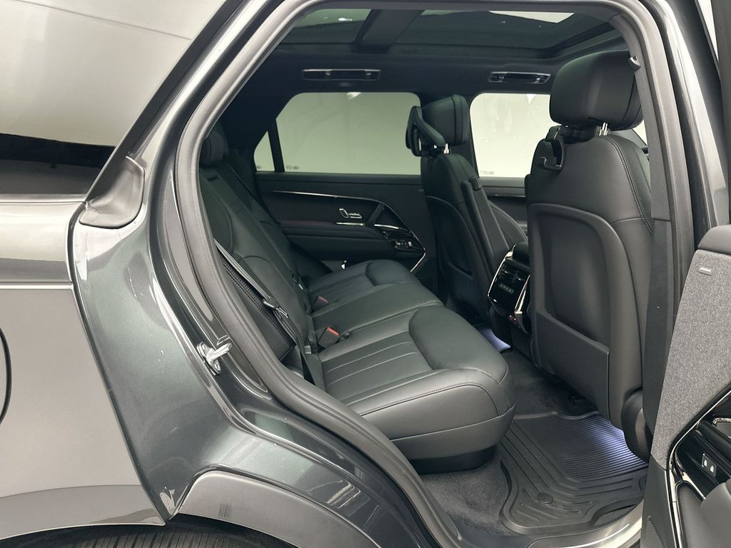 Thumbnail: 2025 Land Rover Range Rover Sport - 6
