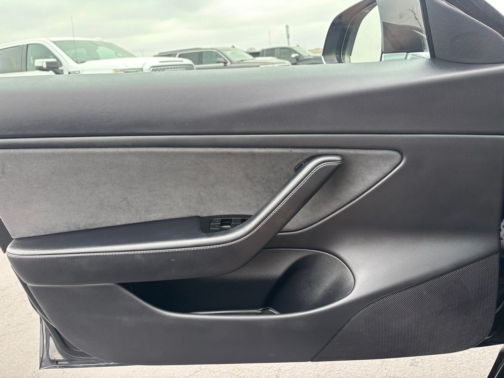 Used Car 2018 Tesla Model 3  Mid Range For Sale Under $25,000 In Austin, Texas