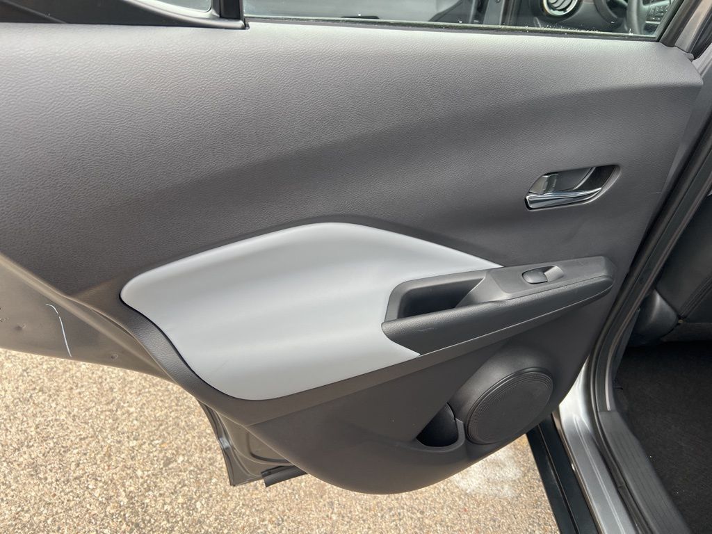 2024 Nissan Kicks SR photo
